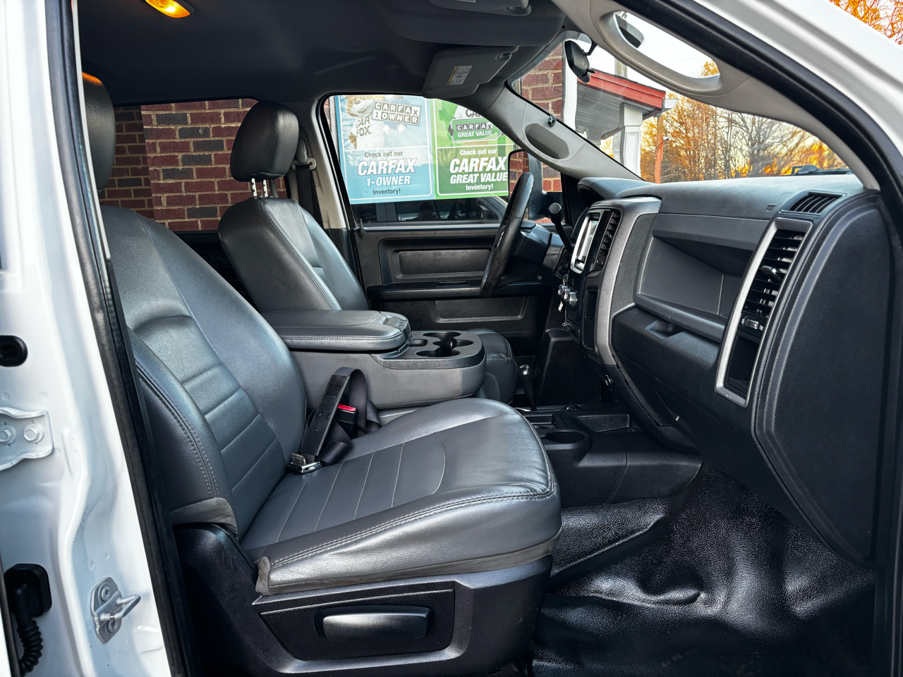 RAM 3500 Chassis Cab Tradesman 4WD Crew Cab 60" CA 172.4" WB 2017