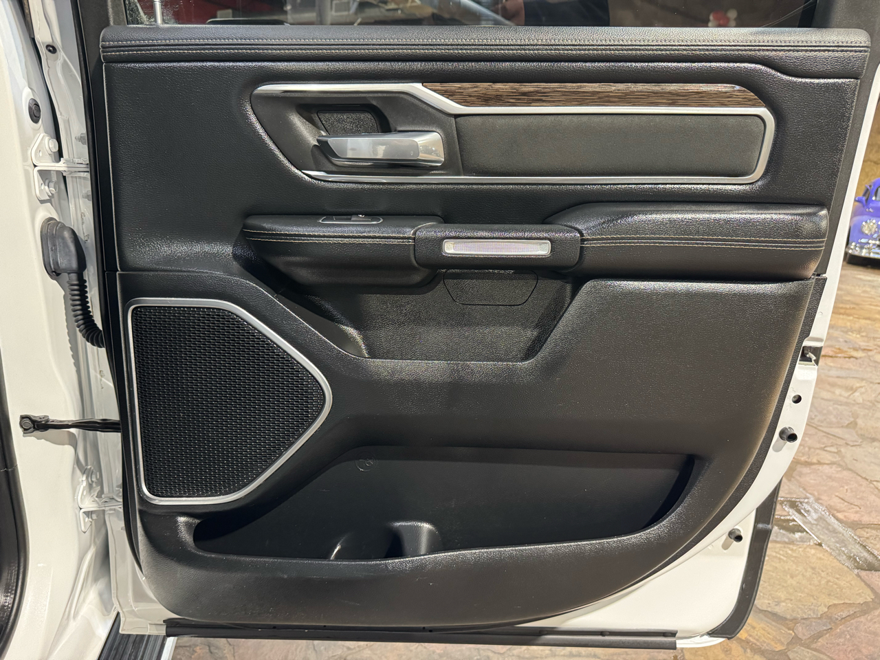 RAM 1500 Laramie 4x4 Crew Cab 5'7" Box 2020