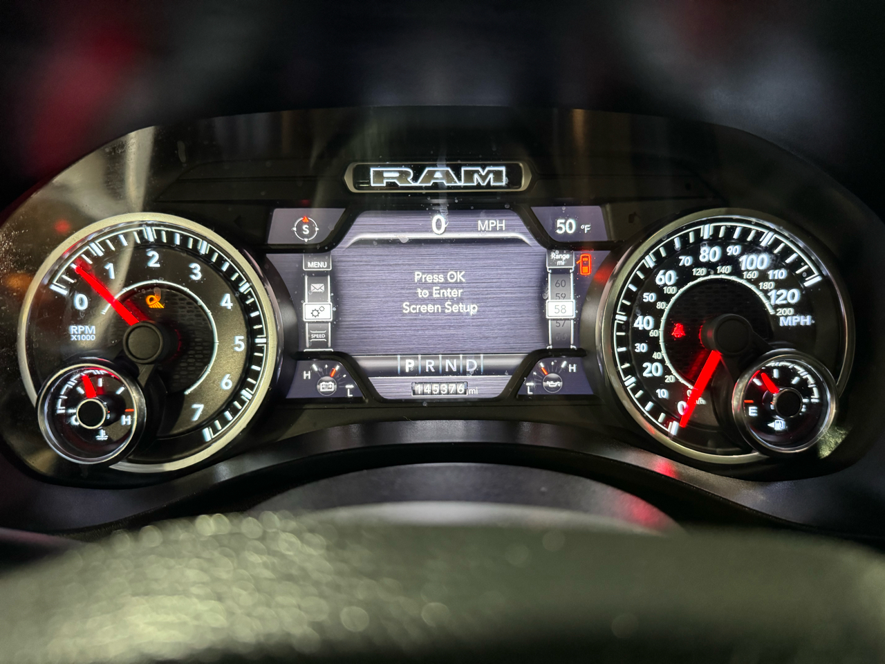 RAM 1500 Laramie 4x4 Crew Cab 5'7" Box 2020