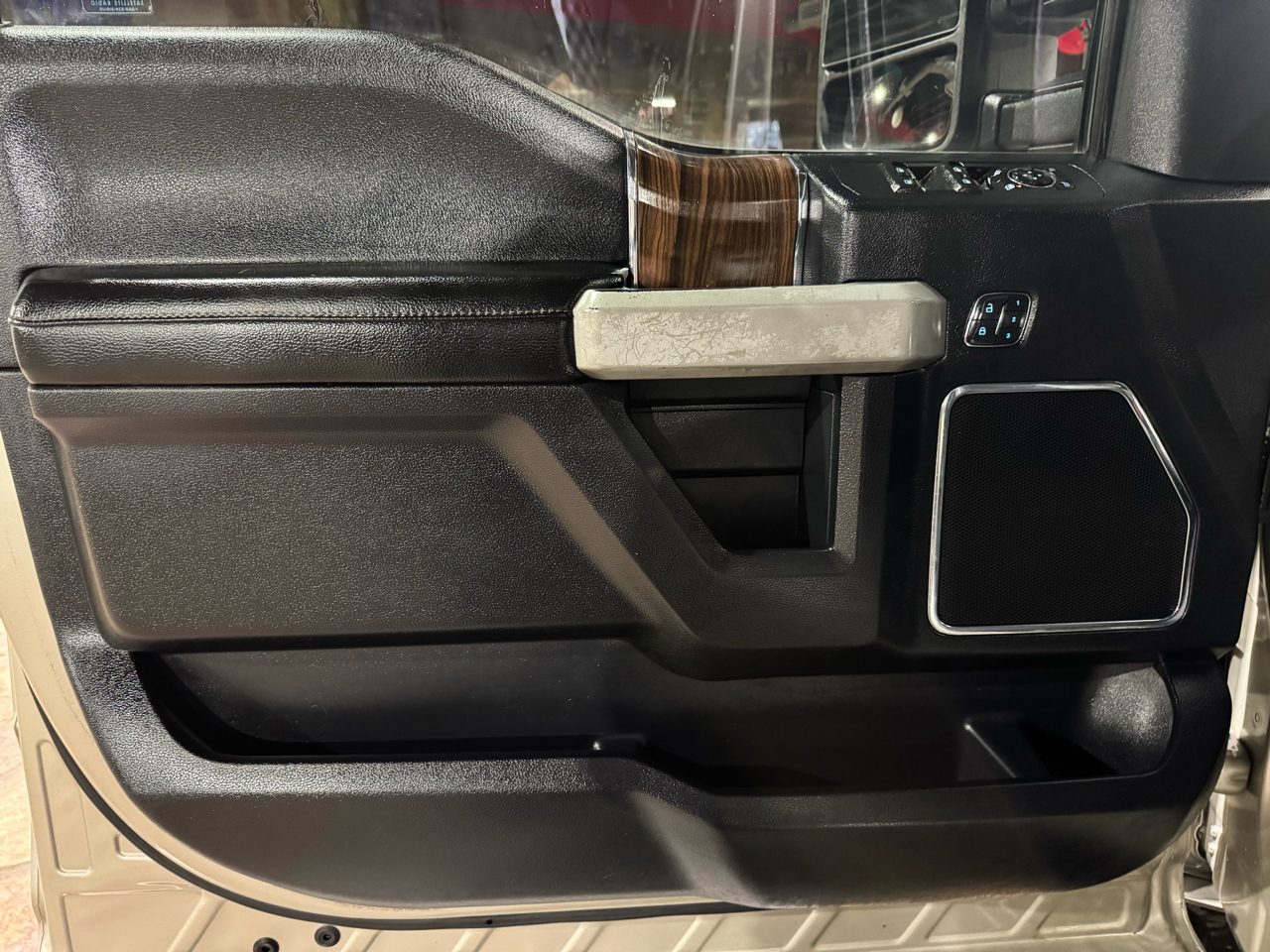 Ford F-150 Lariat 4WD SuperCrew 5.5' Box 2017