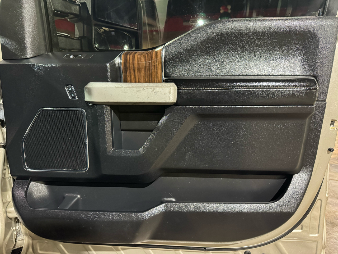 Ford F-150 Lariat 4WD SuperCrew 5.5' Box 2017