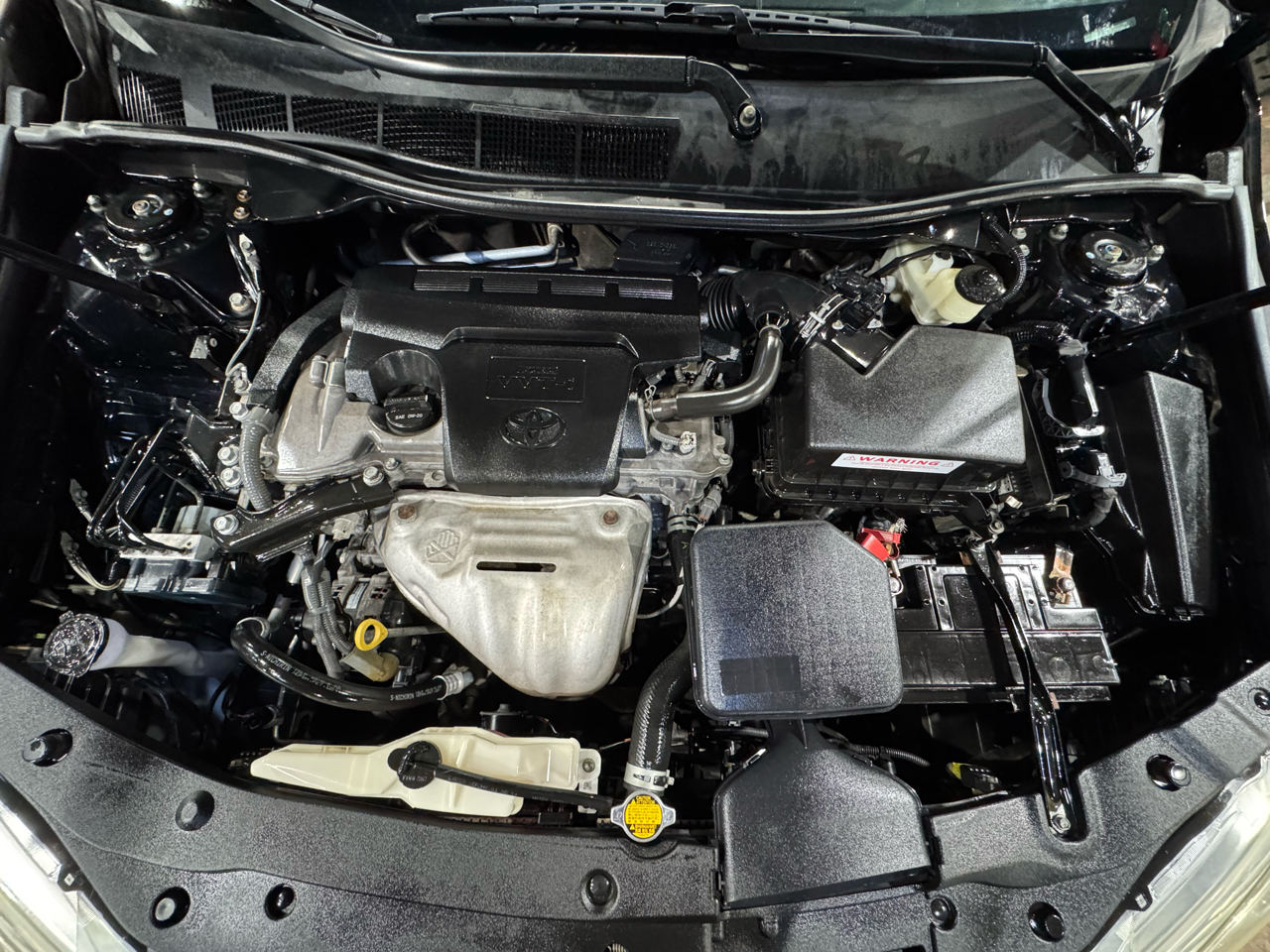 Toyota Camry 4dr Sdn I4 Auto XLE (Natl) 2015