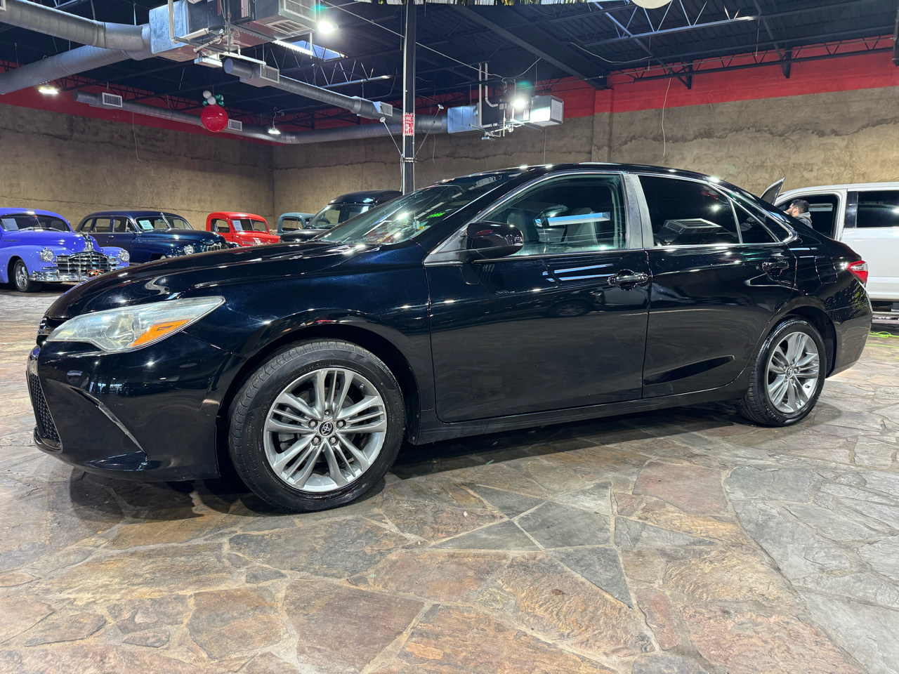 Toyota Camry 4dr Sdn I4 Auto XLE (Natl) 2015