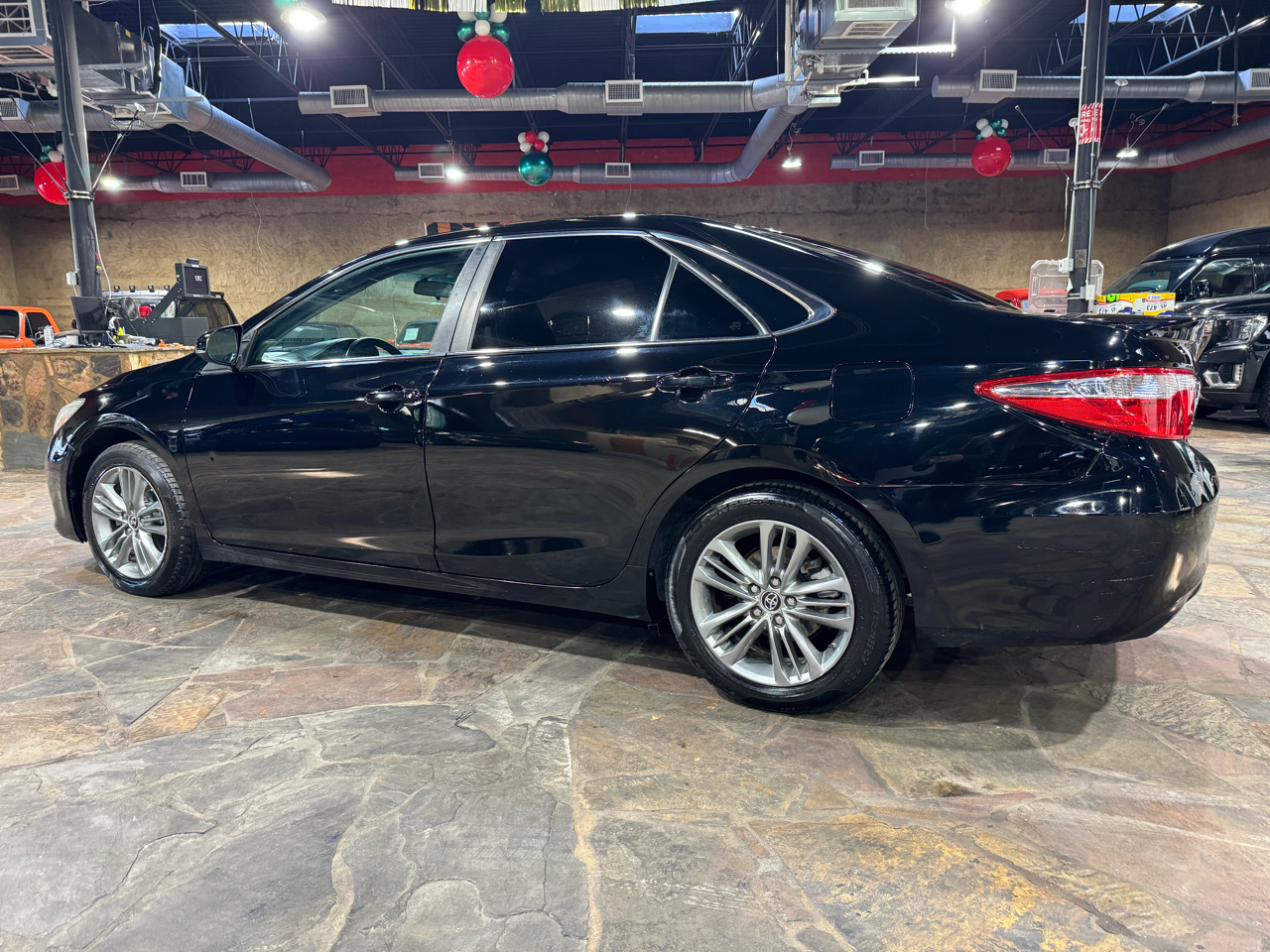 Toyota Camry 4dr Sdn I4 Auto XLE (Natl) 2015