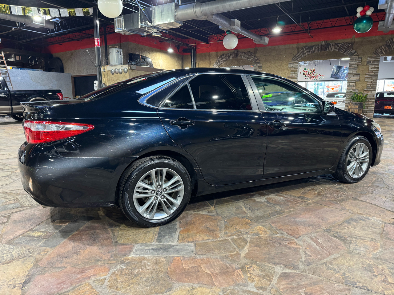 Toyota Camry 4dr Sdn I4 Auto XLE (Natl) 2015