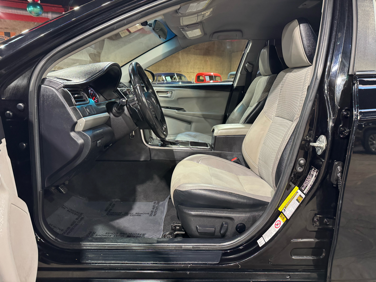 Toyota Camry 4dr Sdn I4 Auto XLE (Natl) 2015