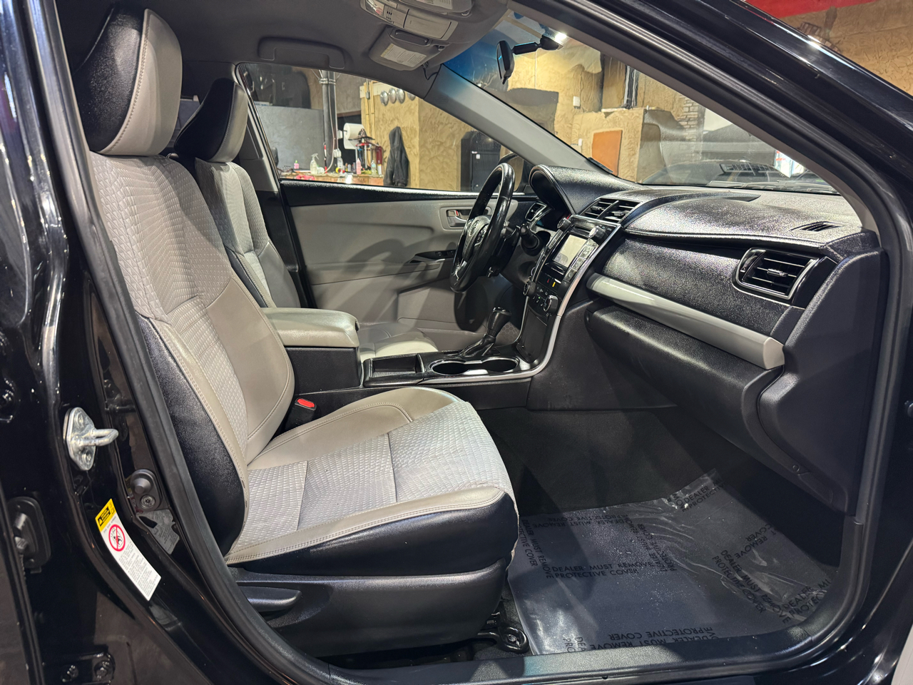 Toyota Camry 4dr Sdn I4 Auto XLE (Natl) 2015