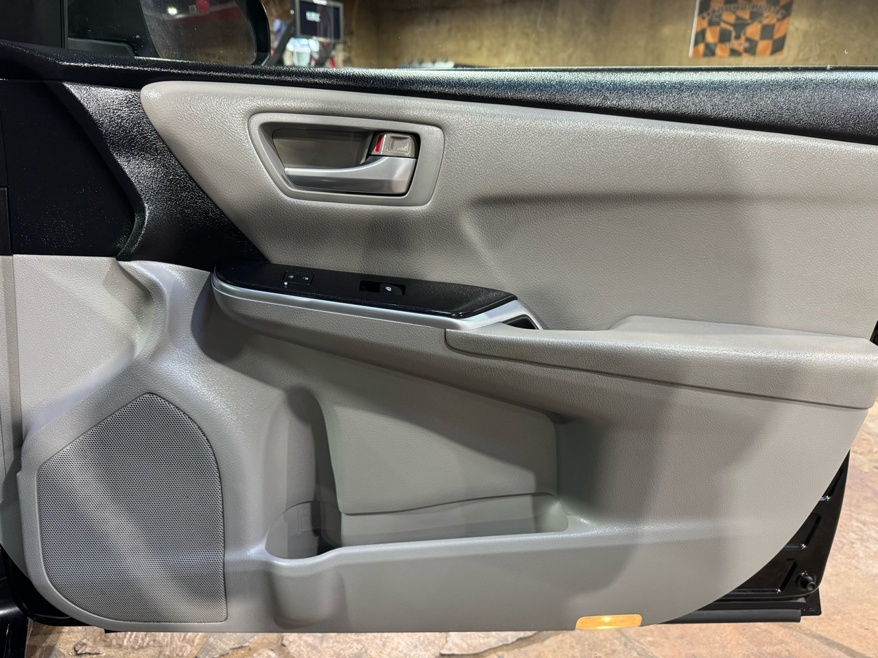 Toyota Camry 4dr Sdn I4 Auto XLE (Natl) 2015