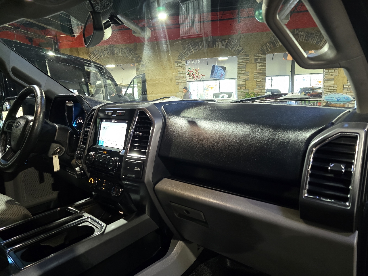 Ford F-150 4WD SuperCab 145" XLT 2016