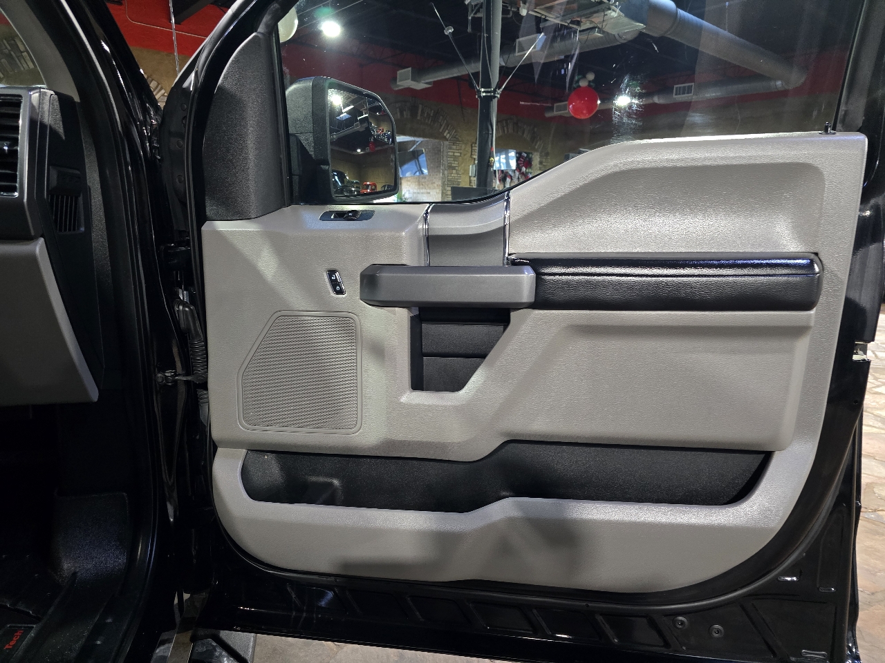 Ford F-150 4WD SuperCab 145" XLT 2016