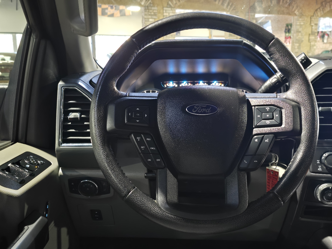 Ford F-150 4WD SuperCab 145" XLT 2016