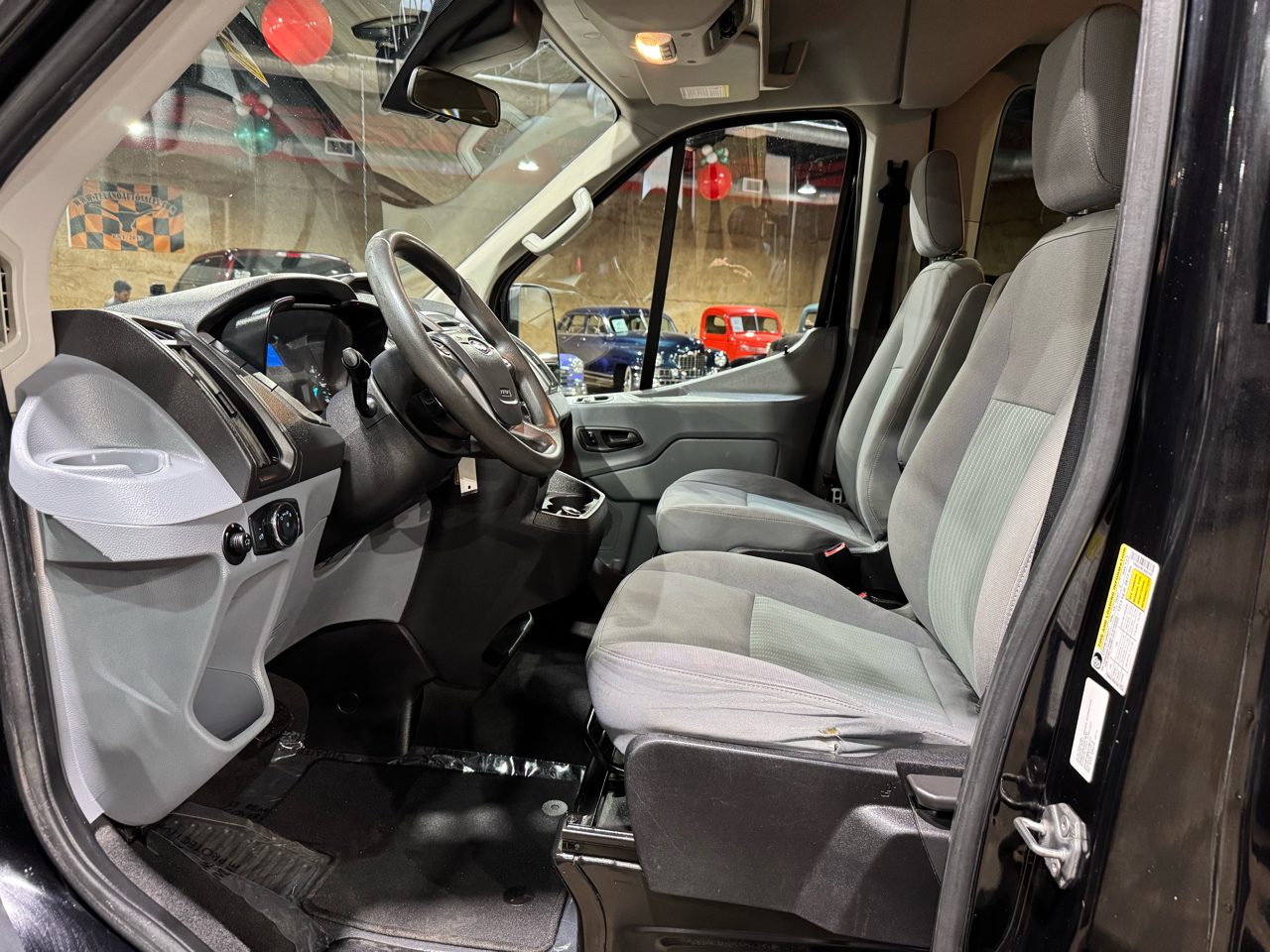 Ford Transit Passenger Wagon T-350 148" Med Roof XLT Sliding RH Dr 2018