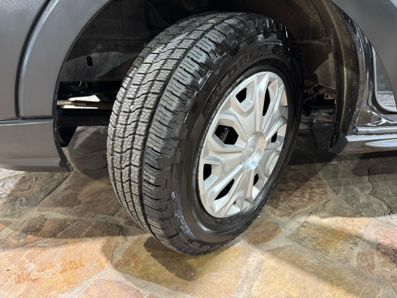 Ford Transit Passenger Wagon T-350 148" Med Roof XLT Sliding RH Dr 2018