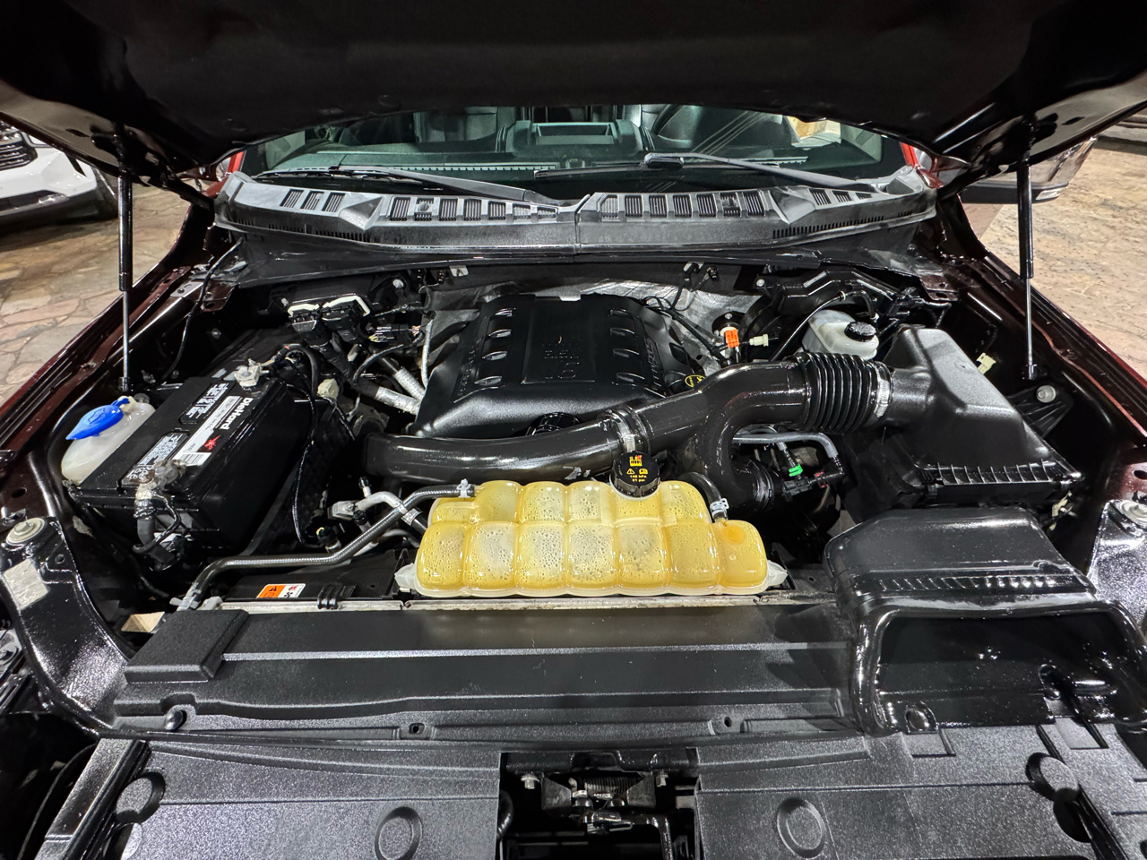 Ford F-150 4WD SuperCrew 145" Lariat 2016