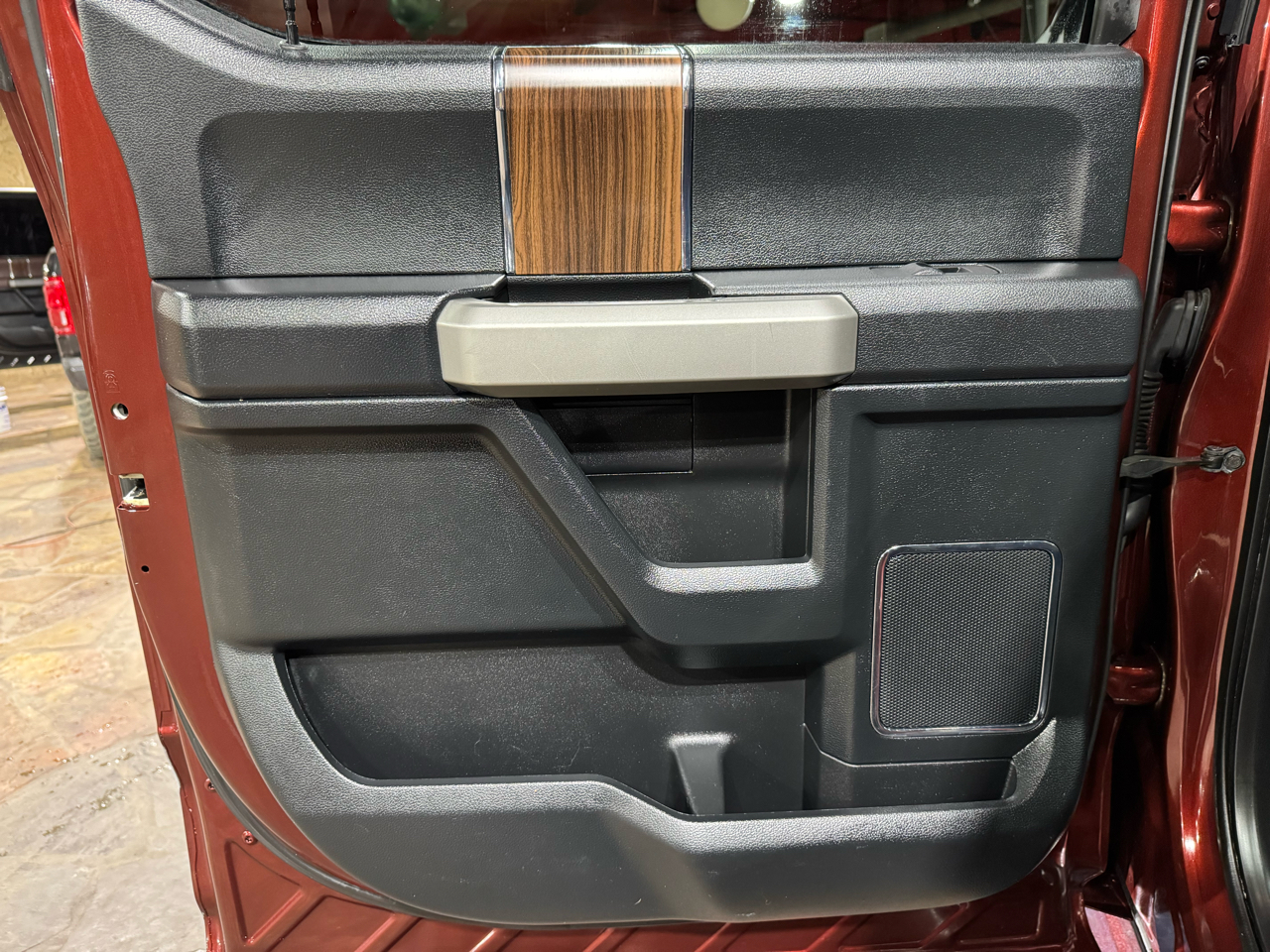 Ford F-150 4WD SuperCrew 145" Lariat 2016