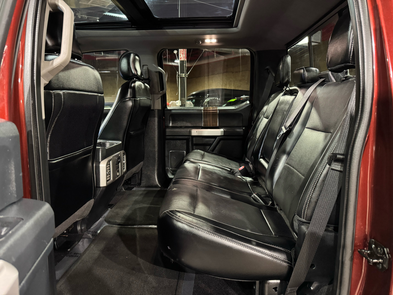 Ford F-150 4WD SuperCrew 145" Lariat 2016