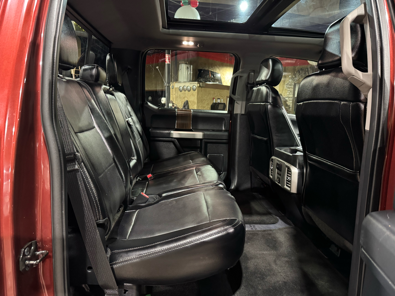 Ford F-150 4WD SuperCrew 145" Lariat 2016