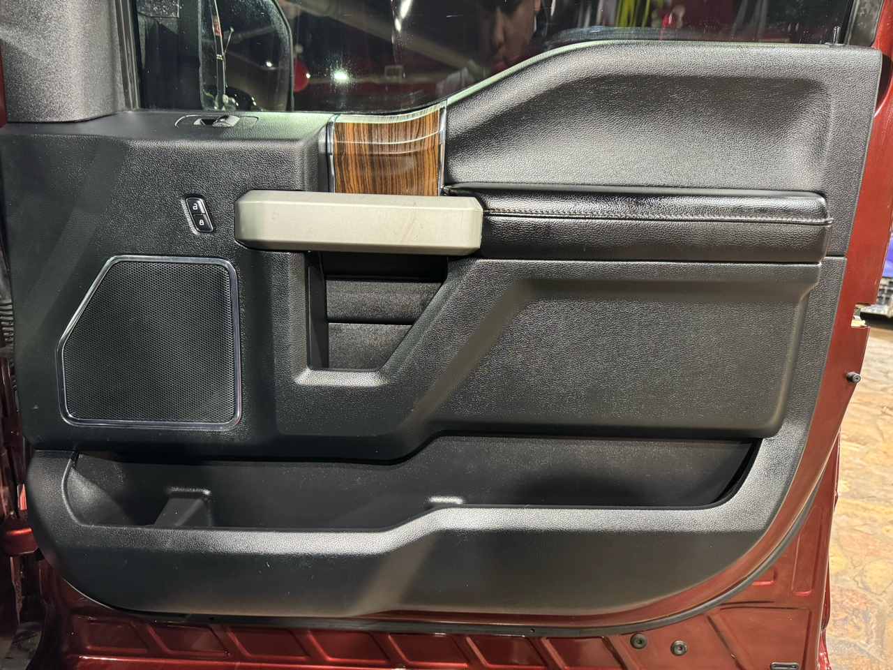 Ford F-150 4WD SuperCrew 145" Lariat 2016