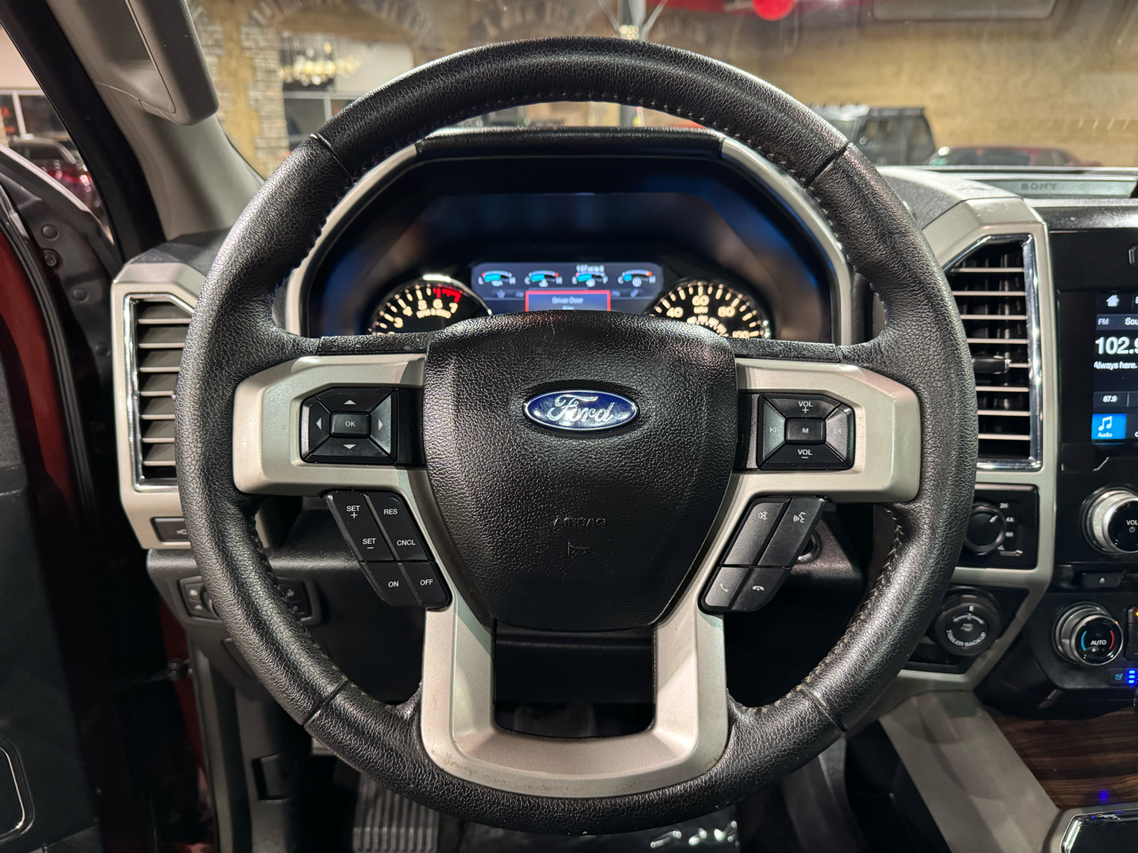 Ford F-150 4WD SuperCrew 145" Lariat 2016