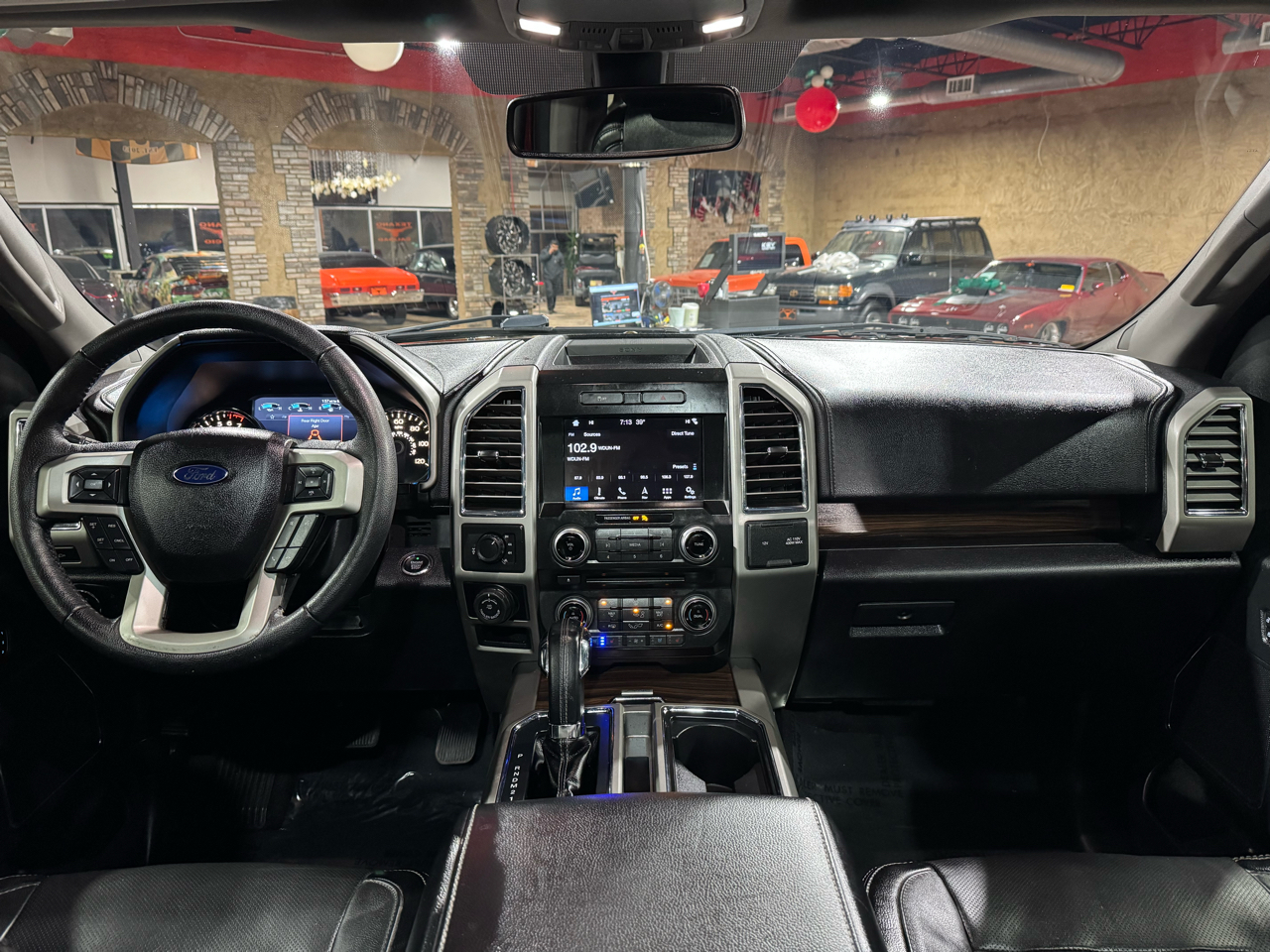 Ford F-150 4WD SuperCrew 145" Lariat 2016