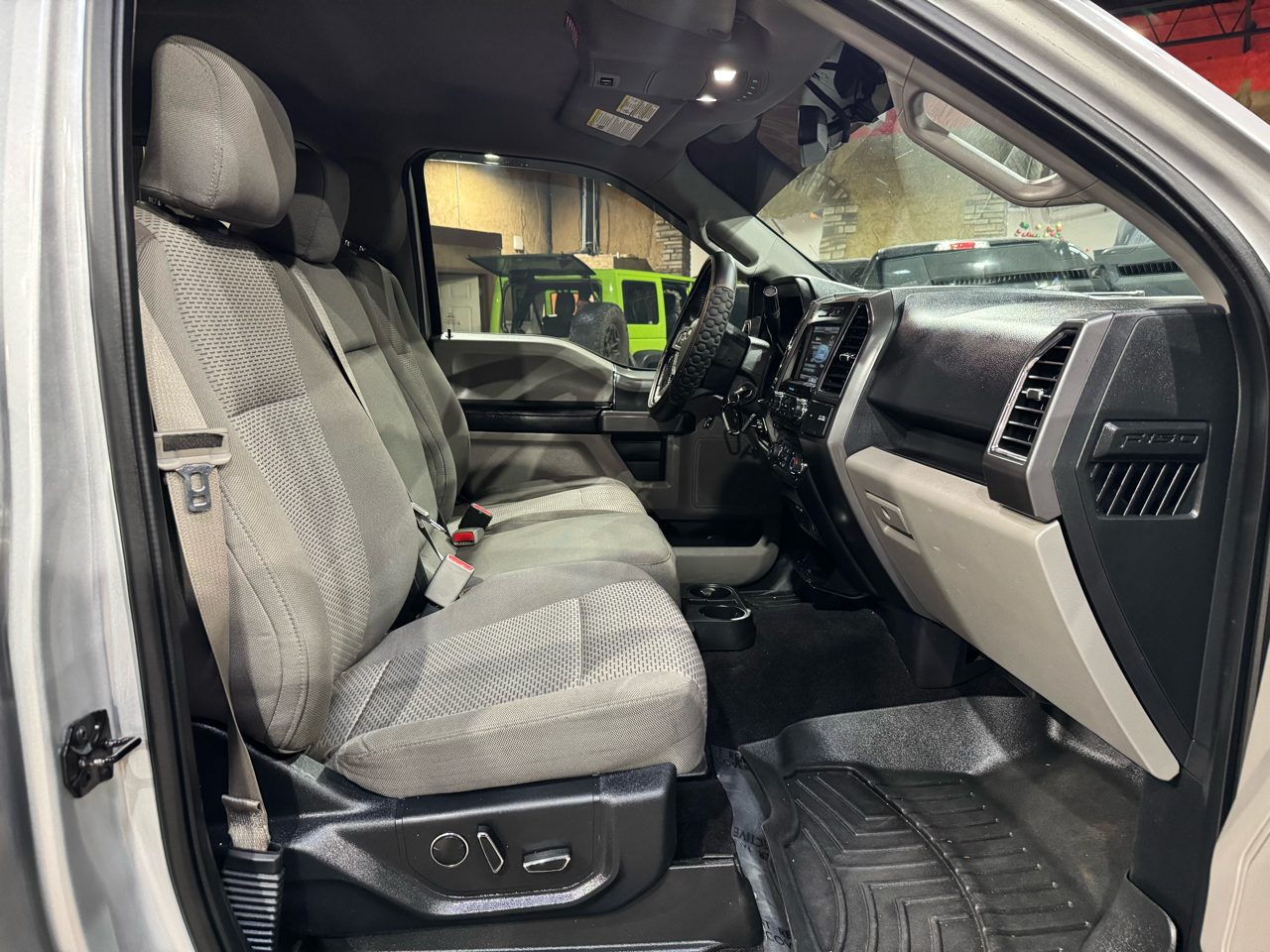 Ford F-150 2WD Supercab 133" XLT 2015