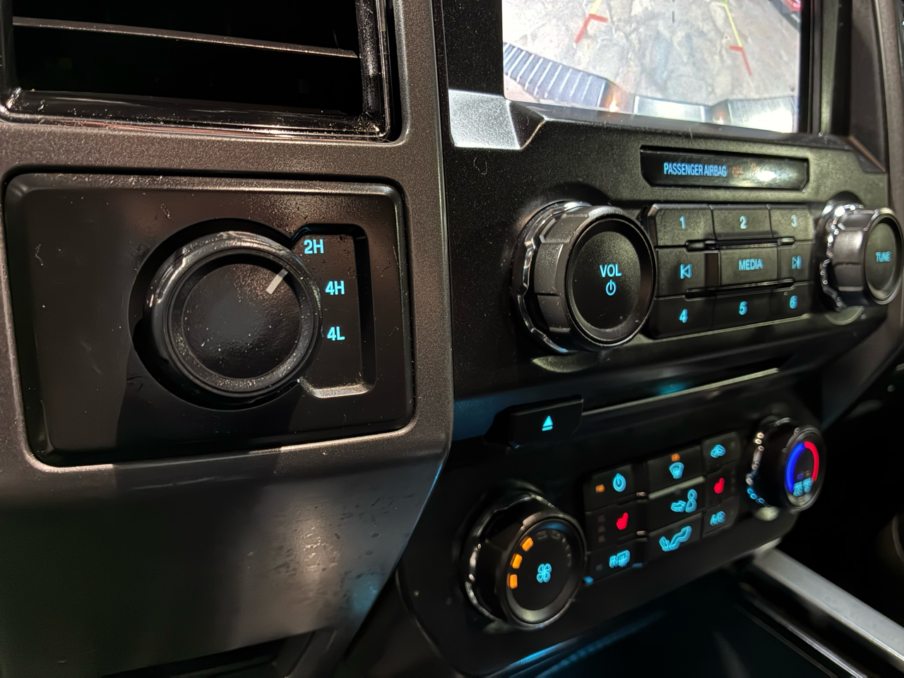 Ford F-150 4WD SuperCab 145" XLT 2018