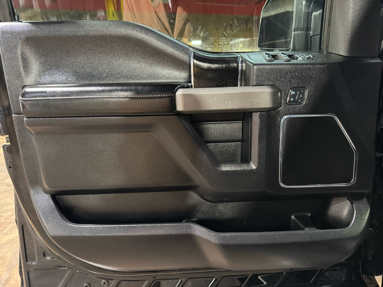 Ford F-150 Platinum 4WD SuperCrew 5.5' Box 2018