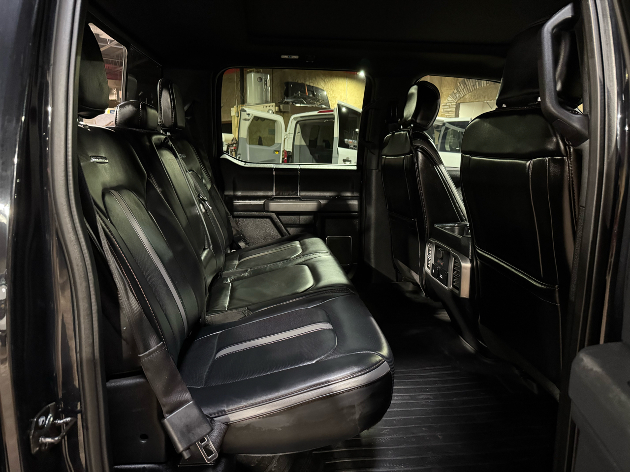 Ford F-150 Platinum 4WD SuperCrew 5.5' Box 2018