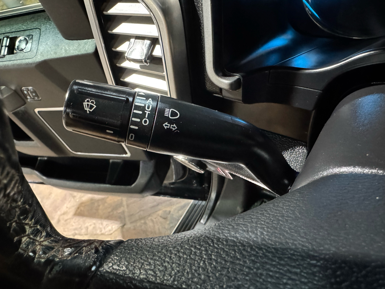 Ford F-150 Platinum 4WD SuperCrew 5.5' Box 2018