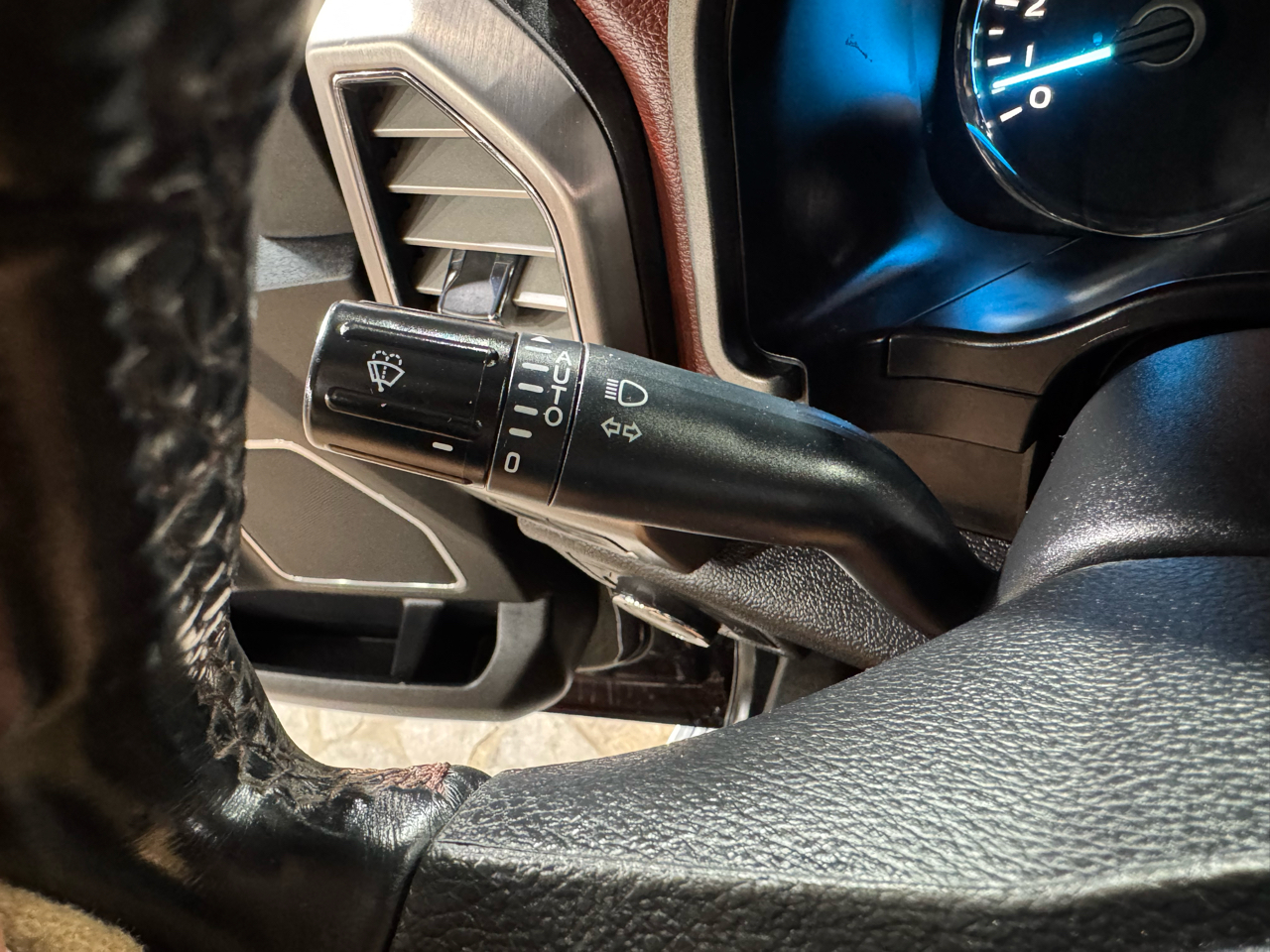 Ford F-150 Platinum 4WD SuperCrew 5.5' Box 2018