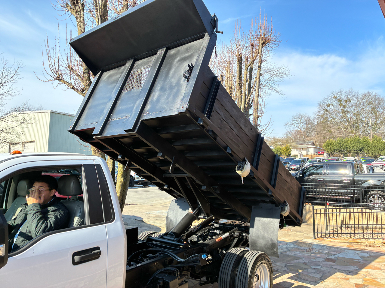 Ford Super Duty F-450 DRW XLT 4WD Reg Cab 145" WB 60" CA XLT 2019