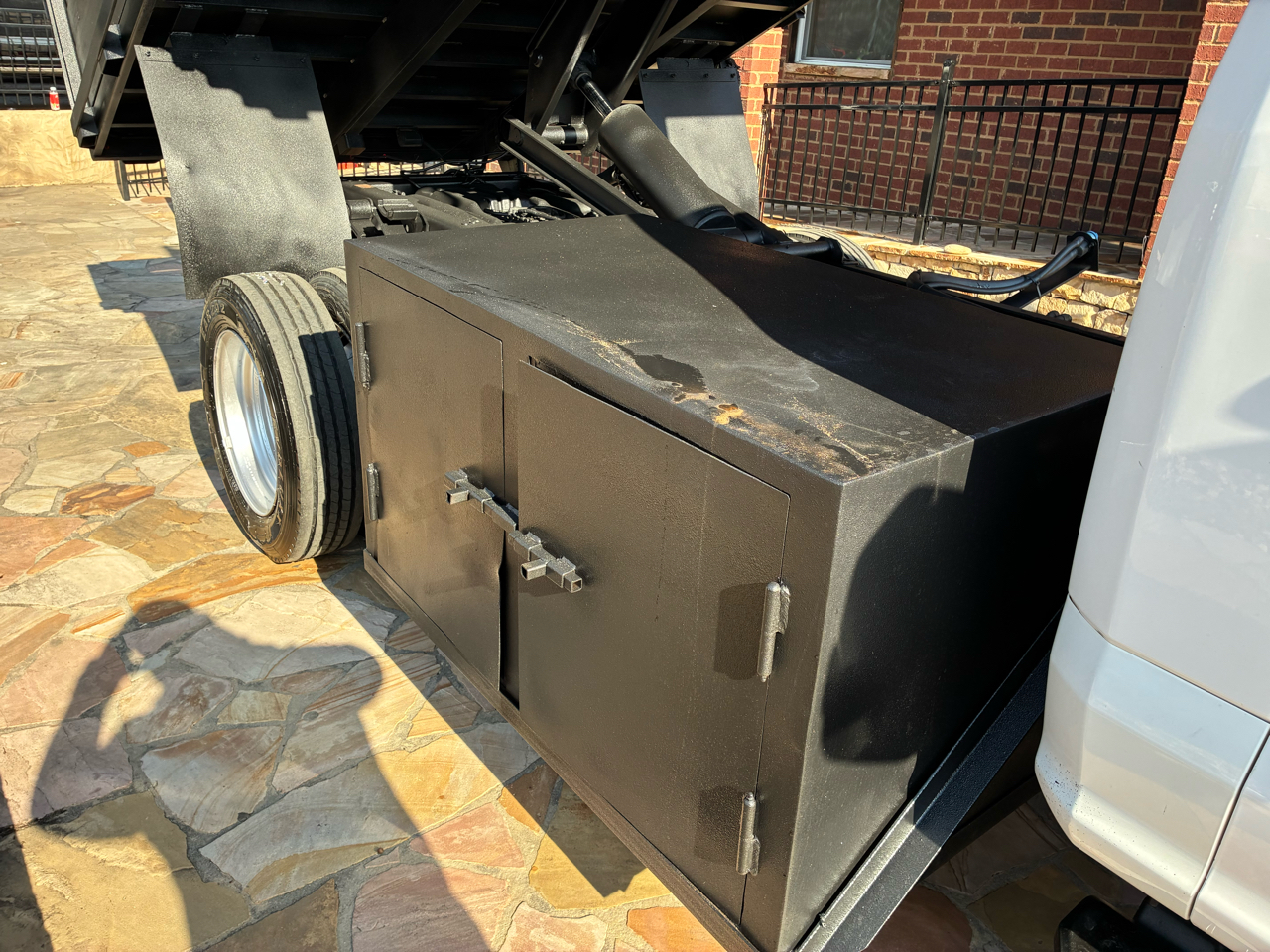 Ford Super Duty F-450 DRW XLT 4WD Reg Cab 145" WB 60" CA XLT 2019