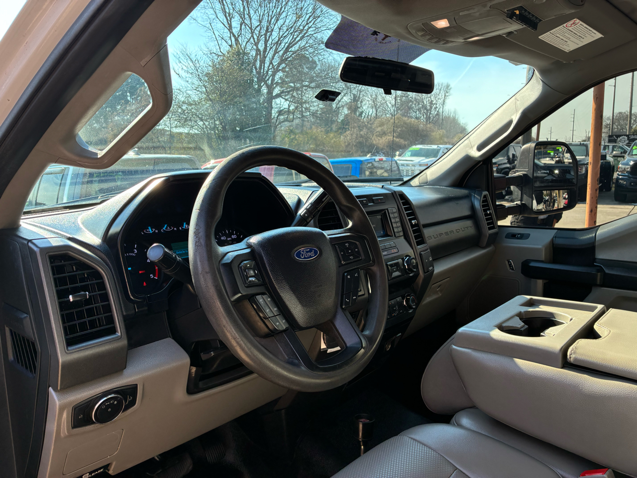 Ford Super Duty F-450 DRW XLT 4WD Reg Cab 145" WB 60" CA XLT 2019