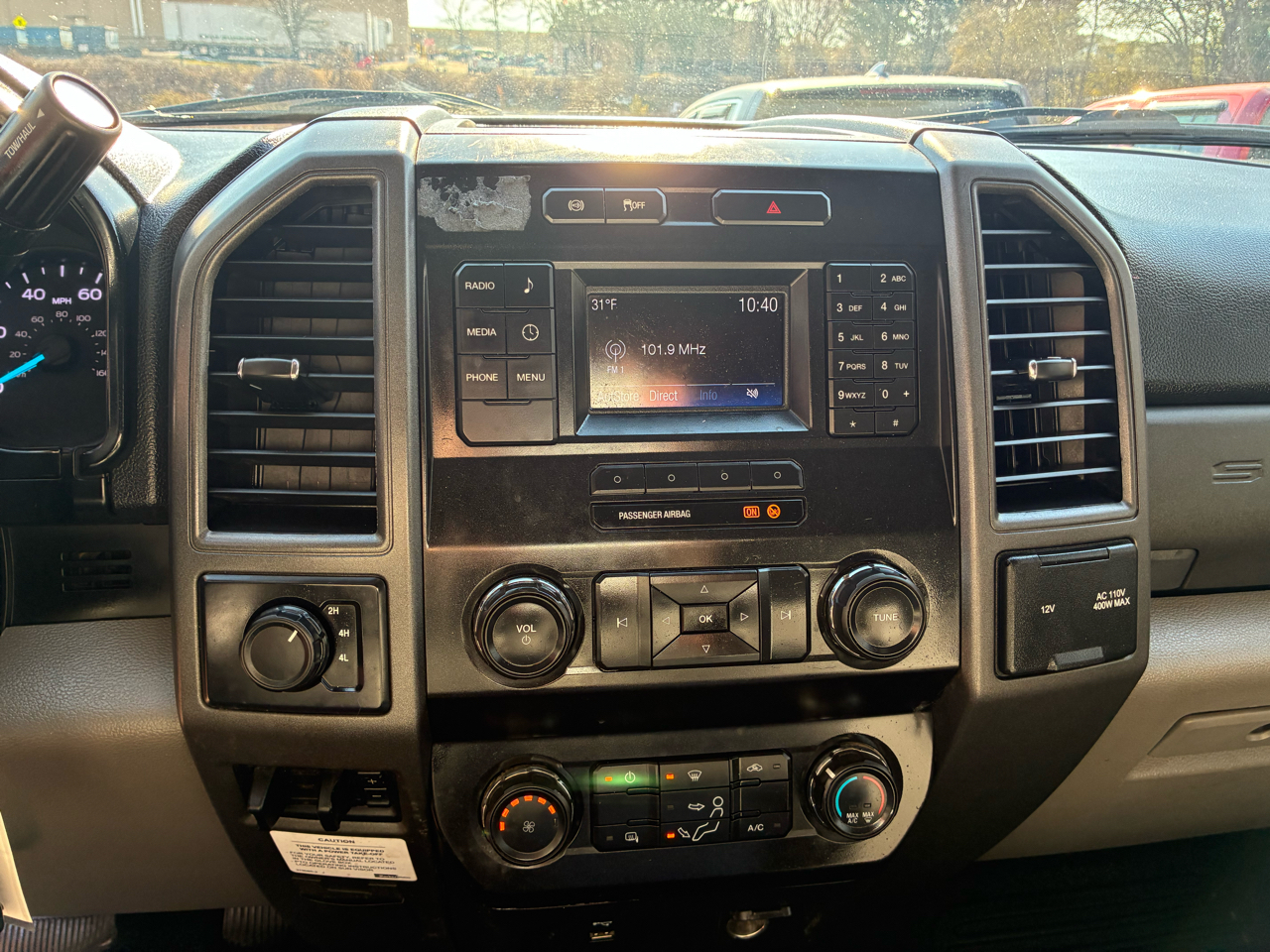 Ford Super Duty F-450 DRW XLT 4WD Reg Cab 145" WB 60" CA XLT 2019