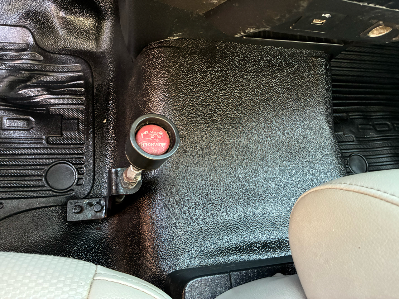 Ford Super Duty F-450 DRW XLT 4WD Reg Cab 145" WB 60" CA XLT 2019