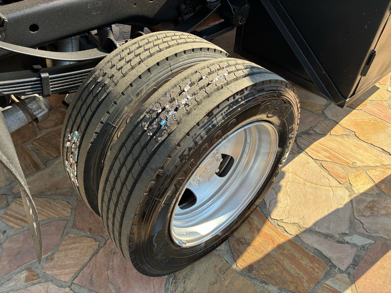 Ford Super Duty F-450 DRW XLT 4WD Reg Cab 145" WB 60" CA XLT 2019