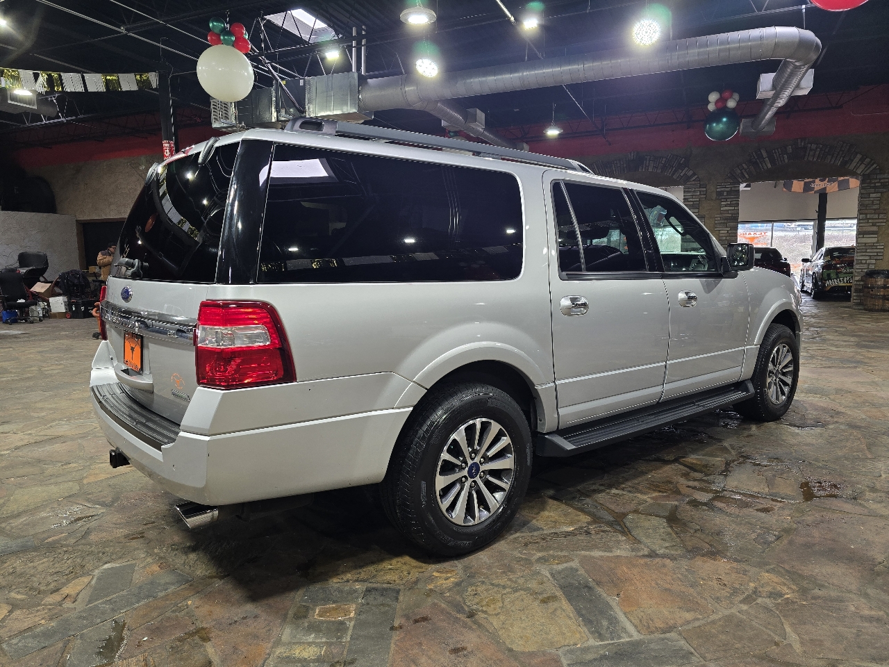 Ford Expedition EL 4WD 4dr XLT 2017