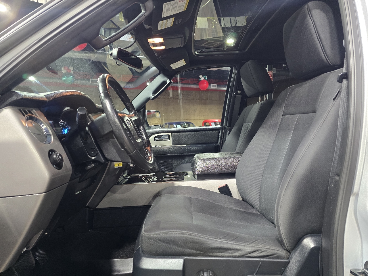 Ford Expedition EL 4WD 4dr XLT 2017