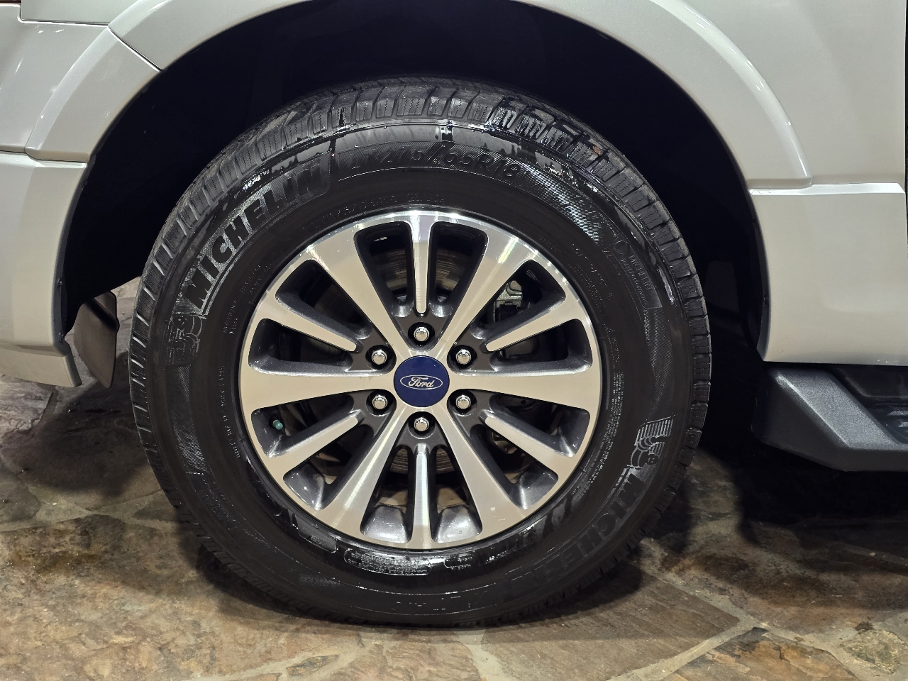 Ford Expedition EL 4WD 4dr XLT 2017