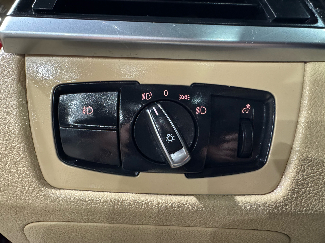 BMW 3 Series 4dr Sdn 328i RWD 2014