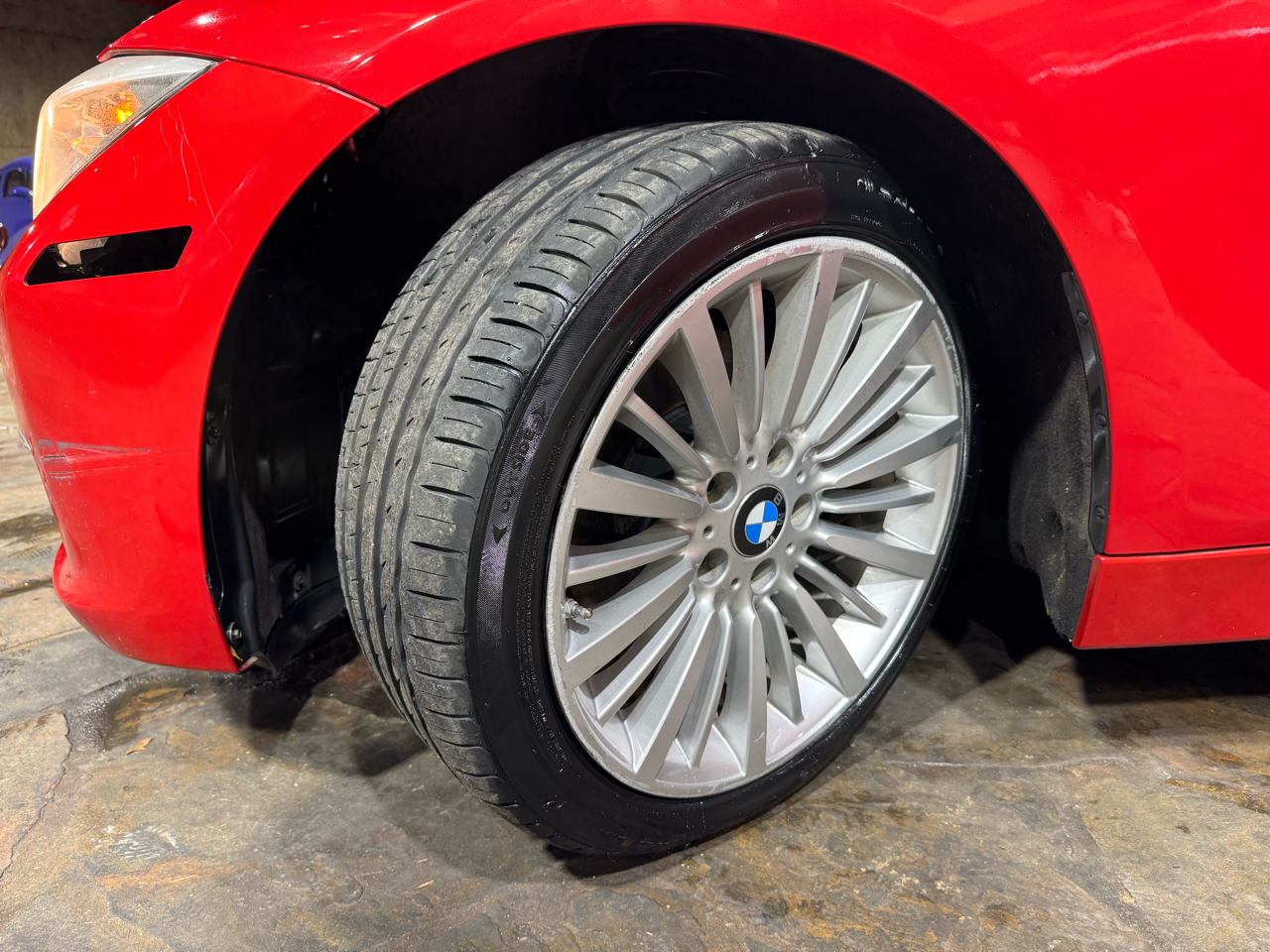 BMW 3 Series 4dr Sdn 328i RWD 2014