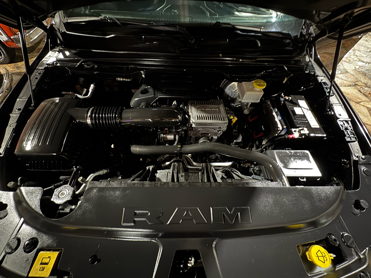 RAM 1500 Limited 4x2 Crew Cab 5'7" Box 2020