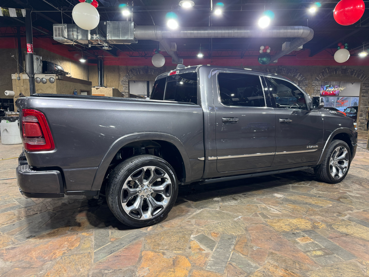 RAM 1500 Limited 4x2 Crew Cab 5'7" Box 2020