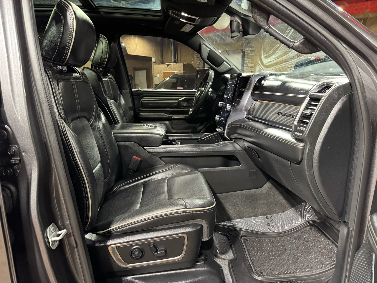 RAM 1500 Limited 4x2 Crew Cab 5'7" Box 2020