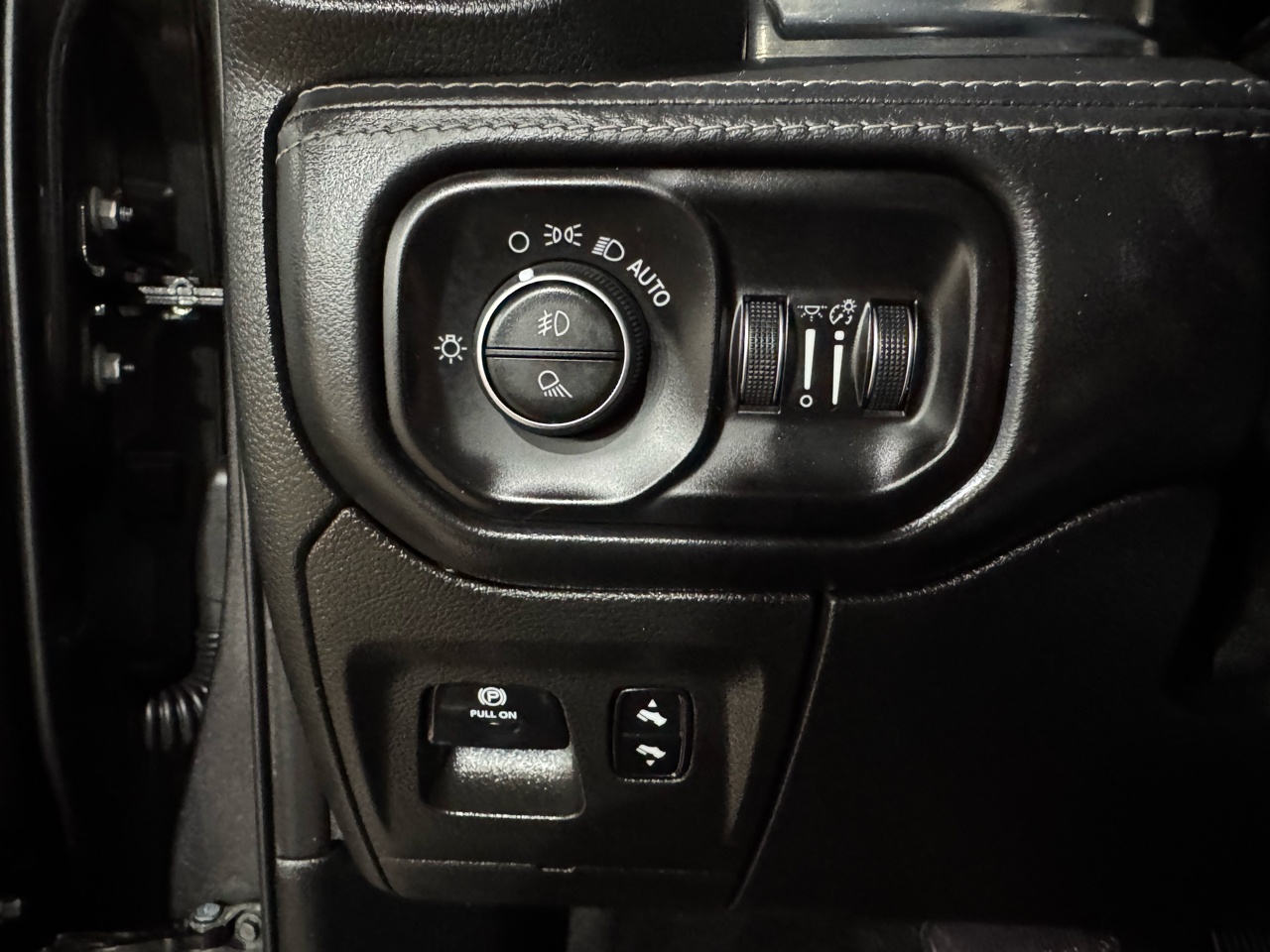 RAM 1500 Limited 4x2 Crew Cab 5'7" Box 2020