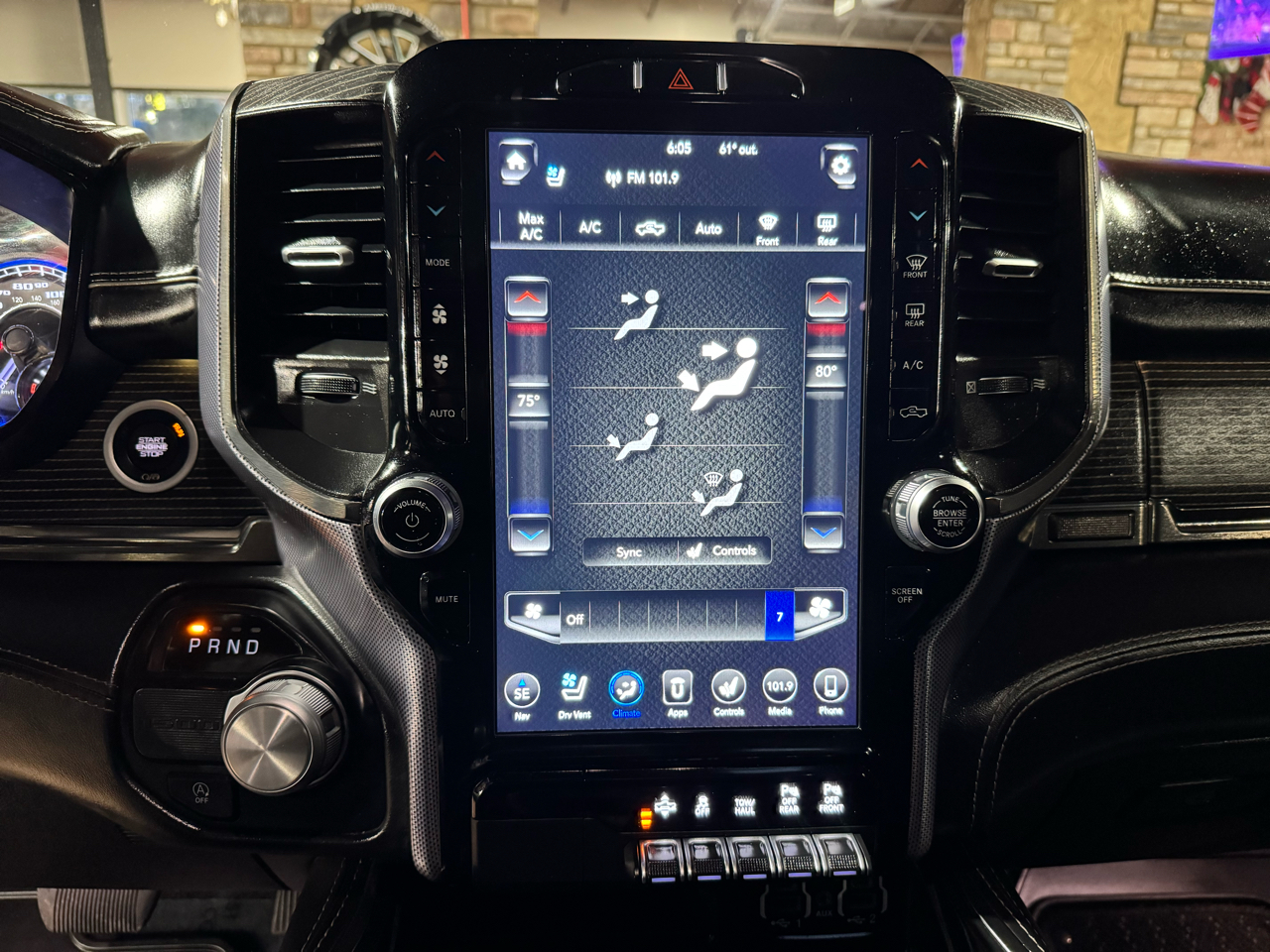 RAM 1500 Limited 4x2 Crew Cab 5'7" Box 2020