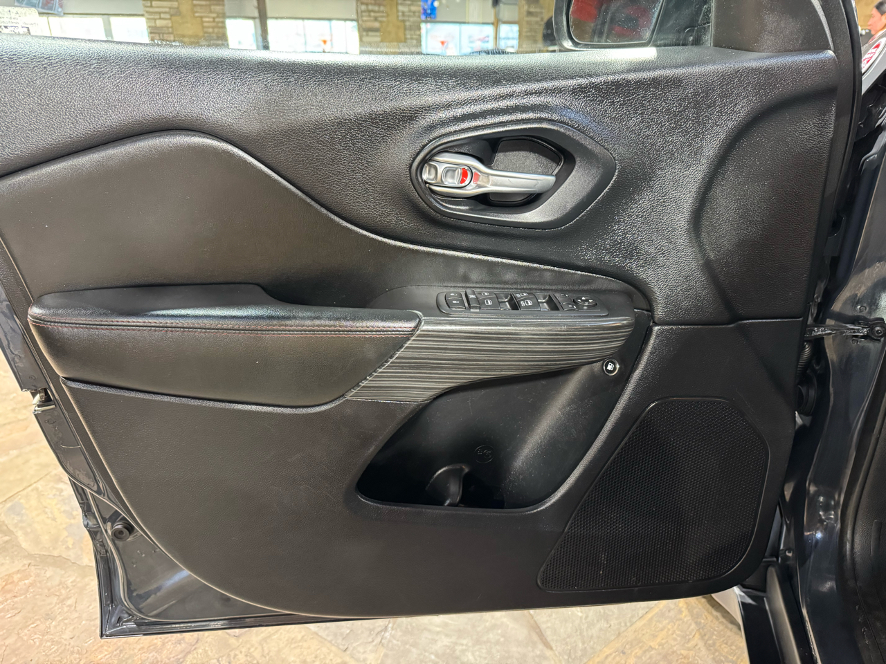 Jeep Cherokee Trailhawk 4x4 *Ltd Avail* 2017