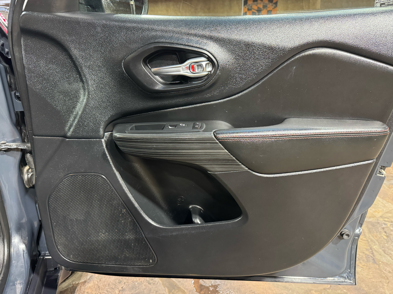 Jeep Cherokee Trailhawk 4x4 *Ltd Avail* 2017