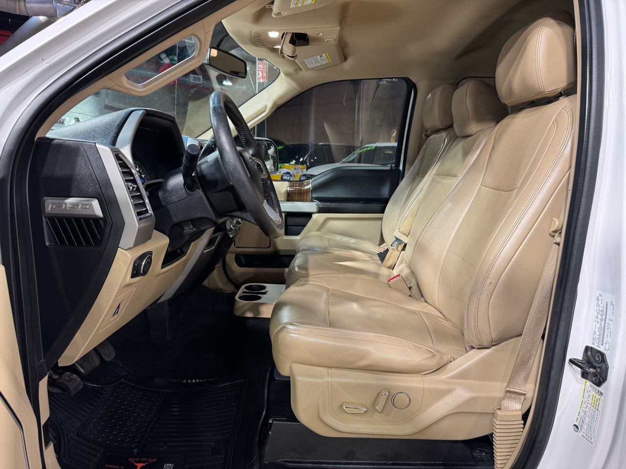 Ford F-150 4WD SuperCrew 145" Lariat 2016