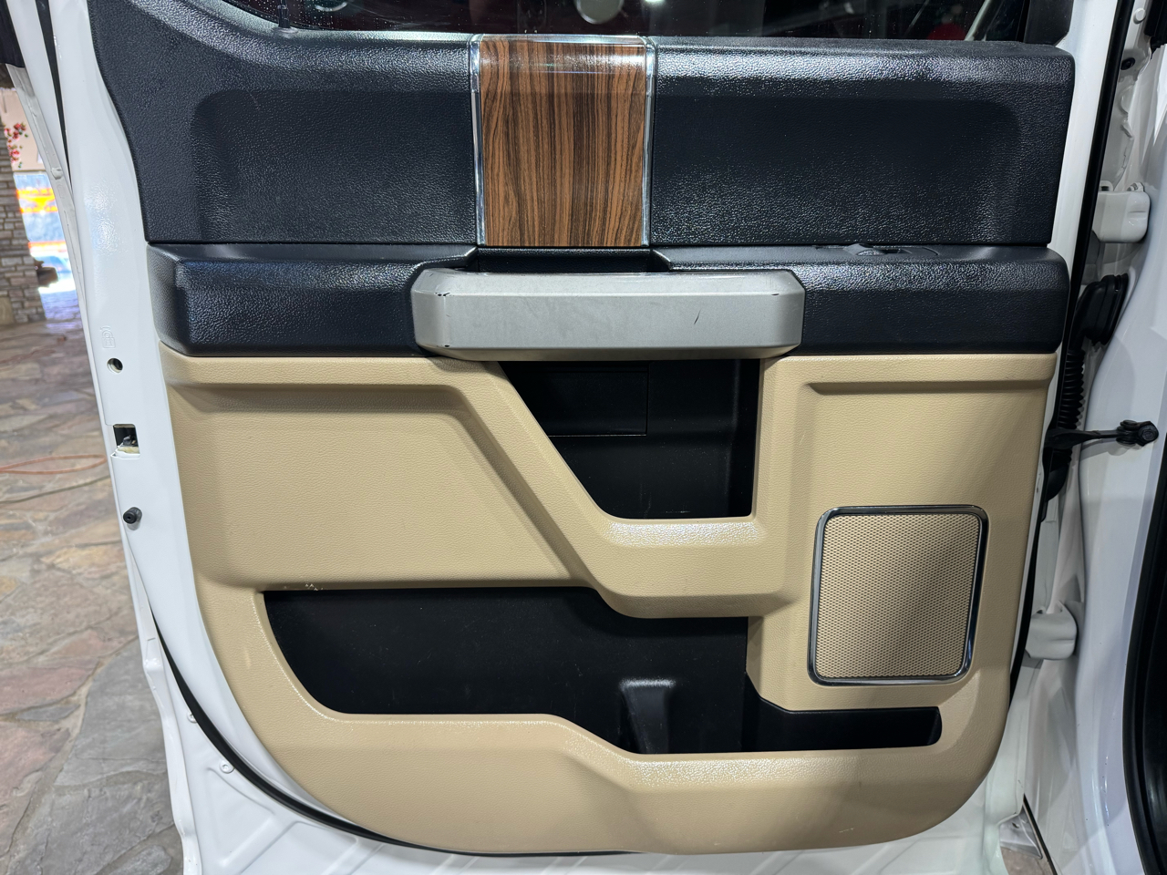 Ford F-150 4WD SuperCrew 145" Lariat 2016